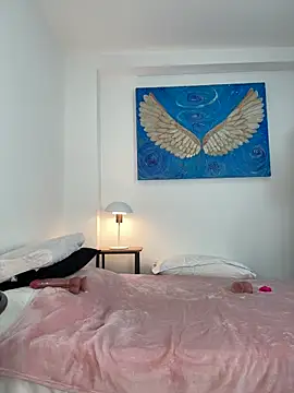 Viictoria-Jones online show from 5, 3, 2026