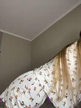 EvelynRavenwood online show from 25, 2, 2026