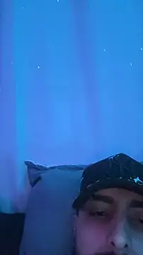 Snapshot of SantiagoHincapiie chatting on 2, 3, 2026 SantiagoHincapiie online show from 2, 3, 2026