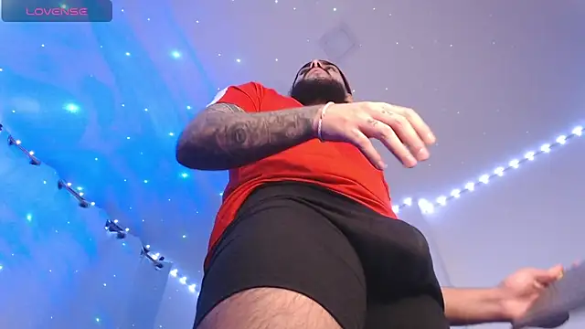 SantiagoHincapiie online show from 24, 3, 2026