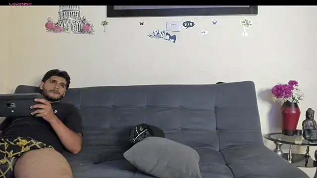 heteros hot  online show from 7, 4, 2026