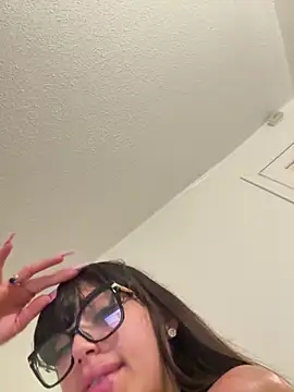 Brunettefantasy4848 online show from 29, 4, 2026