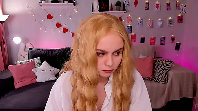 Snapshot of VivienAllen chatting on 22, 2, 2026 VivienAllen online show from 22, 2, 2026