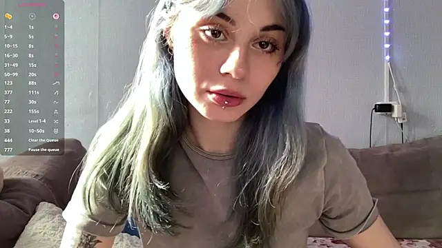 Snapshot of Emmibrilson chatting on 25, 4, 2026 Emmibrilson online show from 25, 4, 2026