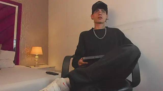 Dominic Foxx online show from 24, 2, 2026