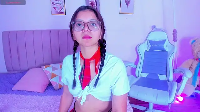 Zoow bluussh online show from 6, 4, 2026