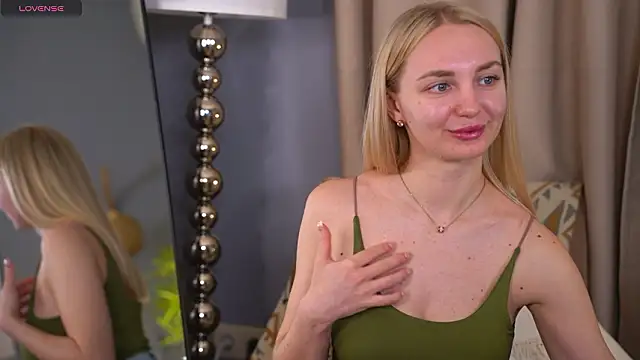 Snapshot of BabyBeckkky chatting on 2, 3, 2026 BabyBeckkky online show from 2, 3, 2026