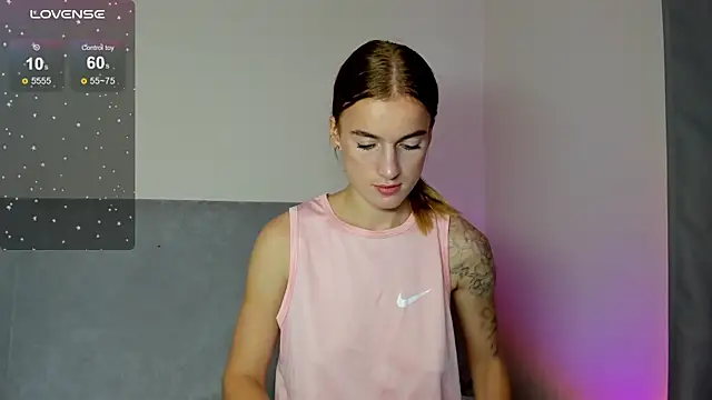Snapshot of Stacey_Brow chatting on 17, 7, 2026 Stacey Brow online show from 17, 7, 2026