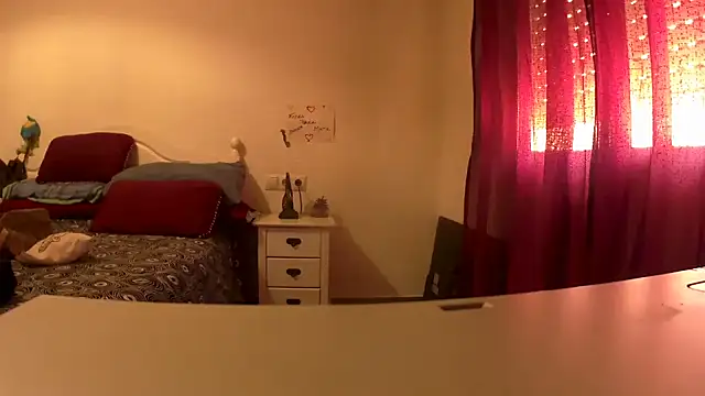 Gatitamiau40 online show from 20, 4, 2026