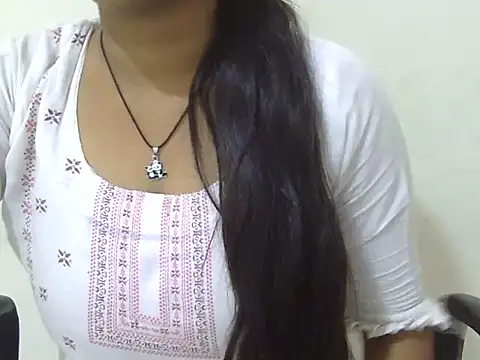 Snapshot of cute_momo_love chatting on 17, 6, 2026 cute momo love online show from 17, 6, 2026