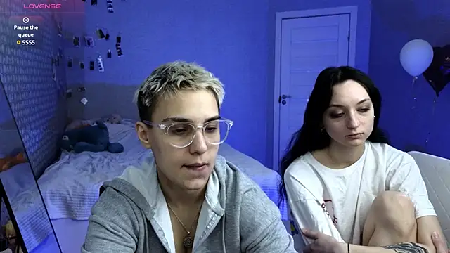 LuxuryLoverss online show from 19, 4, 2026