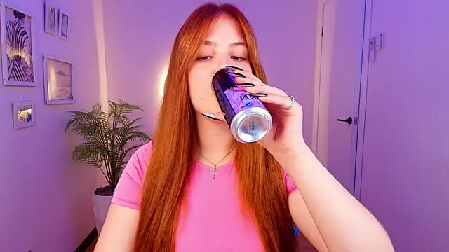 Elle Funning online show from 29, 5, 2026