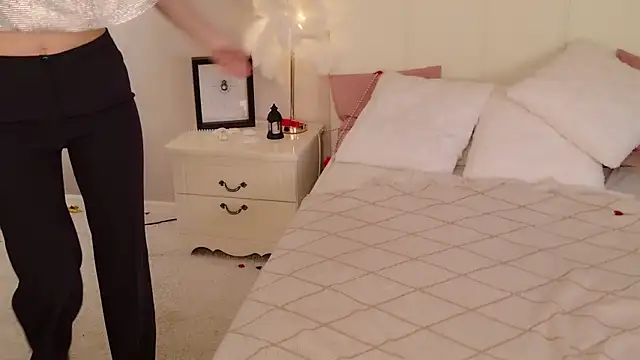 Lunaa Babygirl online show from 2, 4, 2026