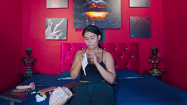 Luna Dante fox online show from 25, 3, 2026