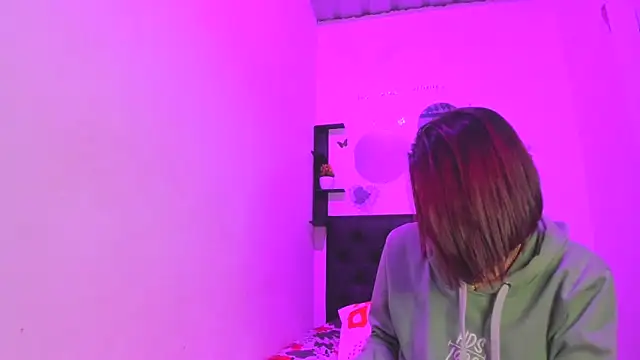 sapphire brown20 online show from 18, 4, 2026