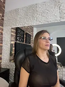 kendra leroy online show from 25, 3, 2026