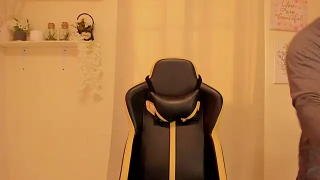 sexy andres01 online show from 17, 4, 2026