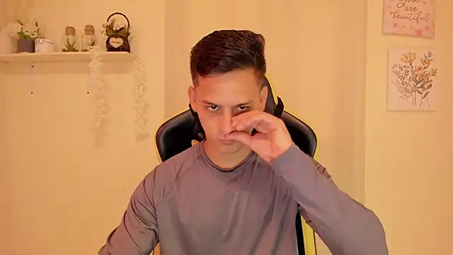 sexy andres01 online show from 20, 4, 2026