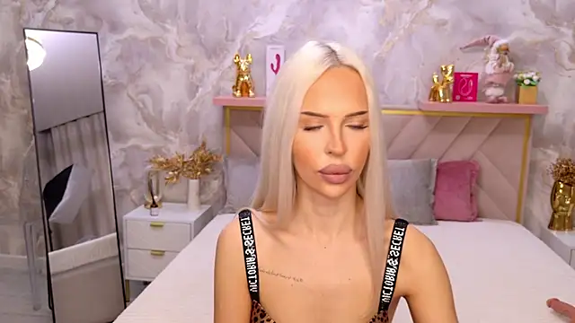 EvaXElfi online show from 8, 4, 2026