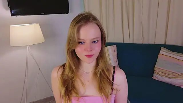 Sophie Peach  online show from 3, 3, 2026