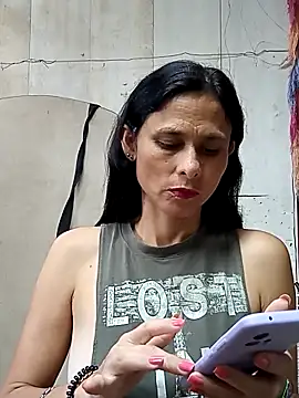 yuliitza4 online show from 7, 5, 2026