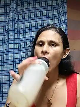 Snapshot of yuliitza4 chatting on 19, 6, 2026 yuliitza4 online show from 19, 6, 2026