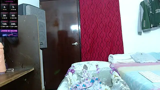 Snapshot of scarlet_johannson19 chatting on 25, 6, 2026 scarlet johannson19 online show from 25, 6, 2026