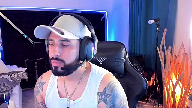 Snapshot of ostin-big21 chatting on 5, 3, 2026 ostin-big21 online show from 5, 3, 2026