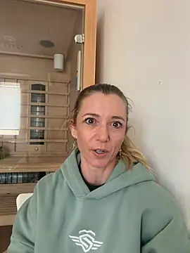 Snapshot of FitAnna chatting on 28, 2, 2026 FitAnna online show from 28, 2, 2026