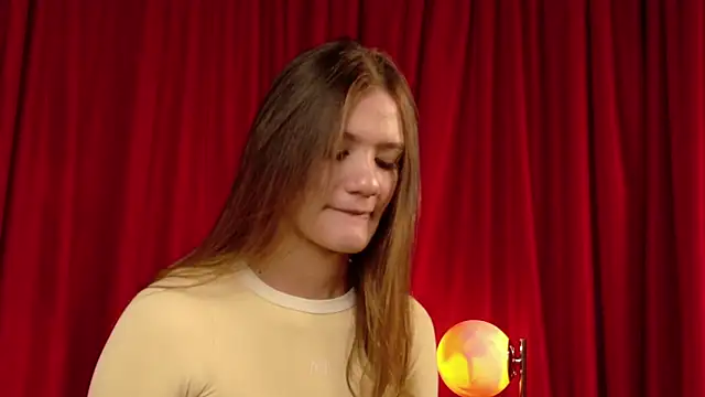 Mia Benett  online show from 12, 5, 2026