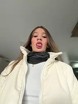 Mia Benett  online show from 27, 5, 2026