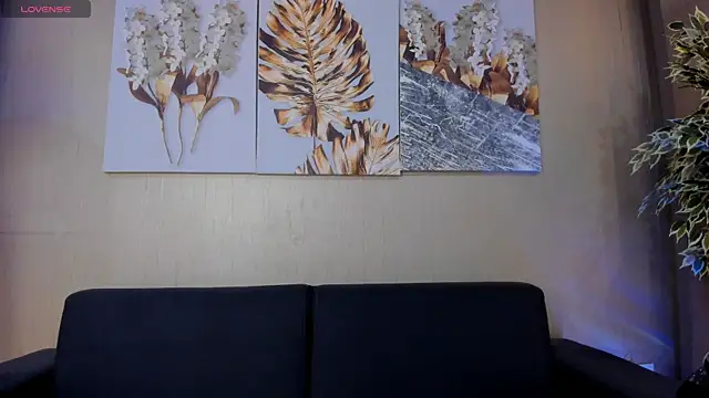 ValentinaaMilan online show from 21, 4, 2026