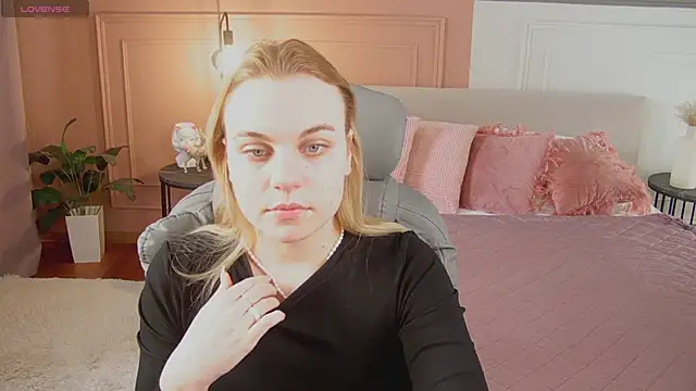 Glow Margo online show from 14, 4, 2026