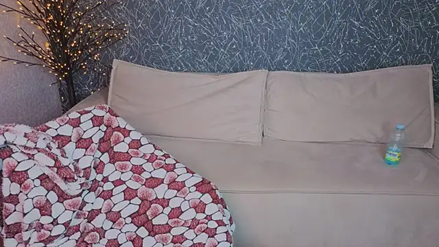 Tessa Ashe online show from 12, 6, 2026
