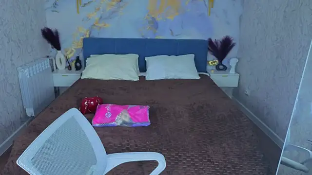 Tessa Ashe online show from 15, 6, 2026