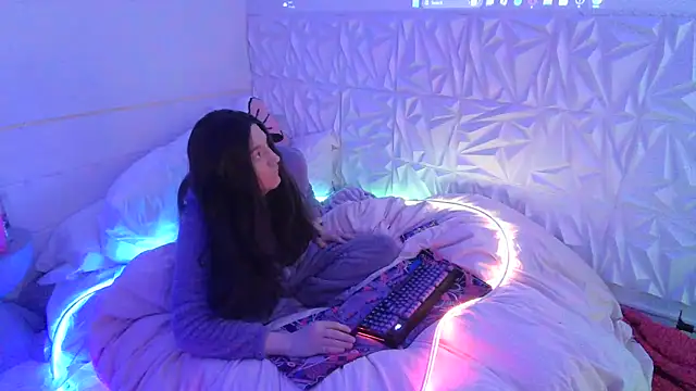 Snapshot of Moongirl117 chatting on 3, 3, 2026 Moongirl117 online show from 3, 3, 2026