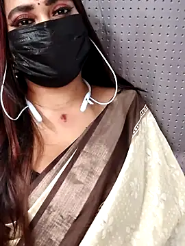 Snapshot of Cutie_Nila chatting on 7, 7, 2026 Cutie Nila online show from 7, 7, 2026