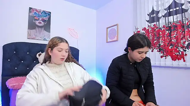 valeria and zoe online show from 4, 3, 2026