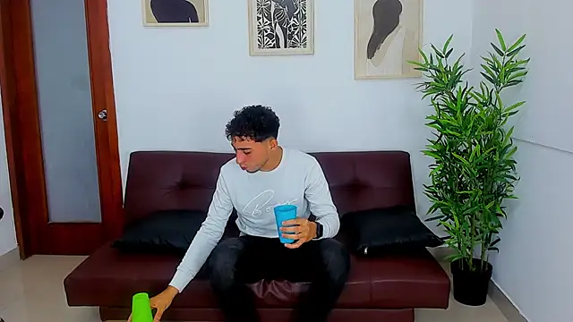 Snapshot of oria_Light chatting on 3, 3, 2026 oria Light online show from 3, 3, 2026