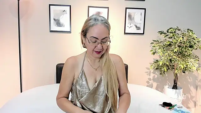 Victoria Firee online show from 6, 4, 2026