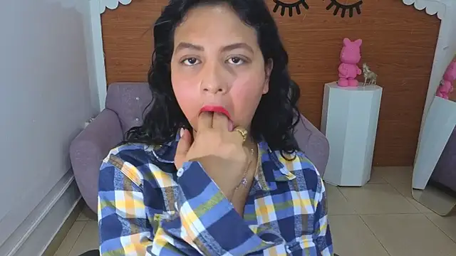 Kristen black T online show from 25, 2, 2026