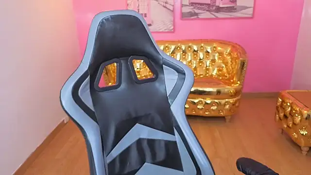 Kristen black T online show from 27, 2, 2026