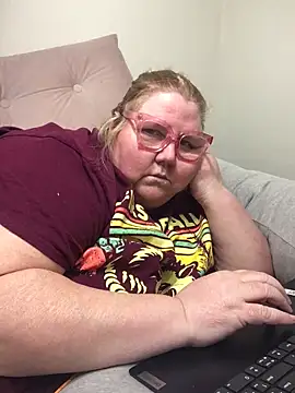 Snapshot of TheMotherPearl chatting on 26, 2, 2026 TheMotherPearl online show from 26, 2, 2026