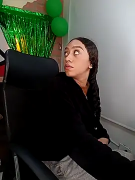 ritzabeth daniel online show from 5, 4, 2026