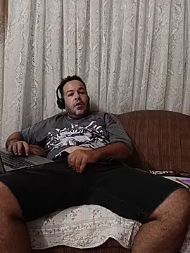 UrsoBissexualPauGrosso online show from 5, 4, 2026