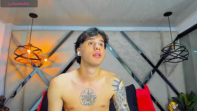 EXCLUSIVE8 online show from 29, 4, 2026