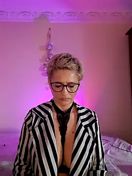 LunaBlaise online show from 26, 3, 2026