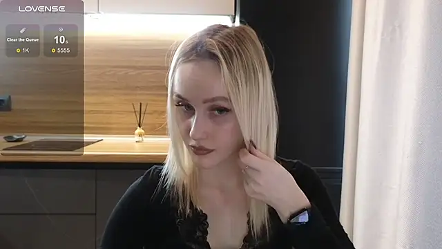 Snapshot of Bella_Villen chatting on 25, 6, 2026 Bella Villen online show from 25, 6, 2026