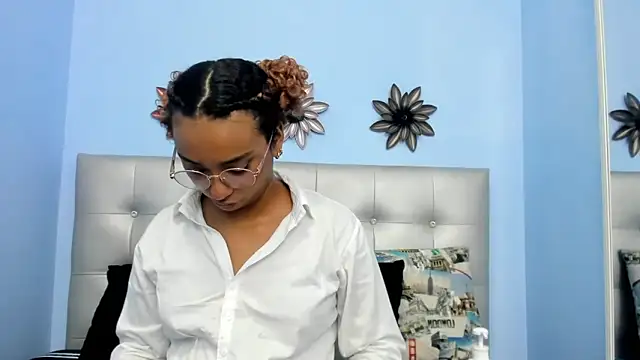 Saray sexylove online show from 9, 4, 2026