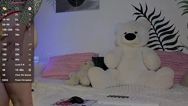 Snapshot of Milla_Rose_ chatting on 28, 2, 2026 Milla Rose online show from 28, 2, 2026